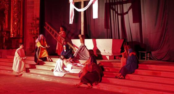 La representación de La Pasión inicia la Semana Santa de la ciudad