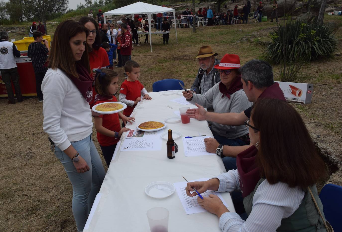 Imagen secundaria 1 - Belén celebra su romería con una buena participación