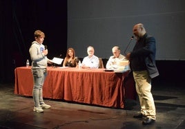 Encuentro de alumnado del Francisco de Orellana y escritores