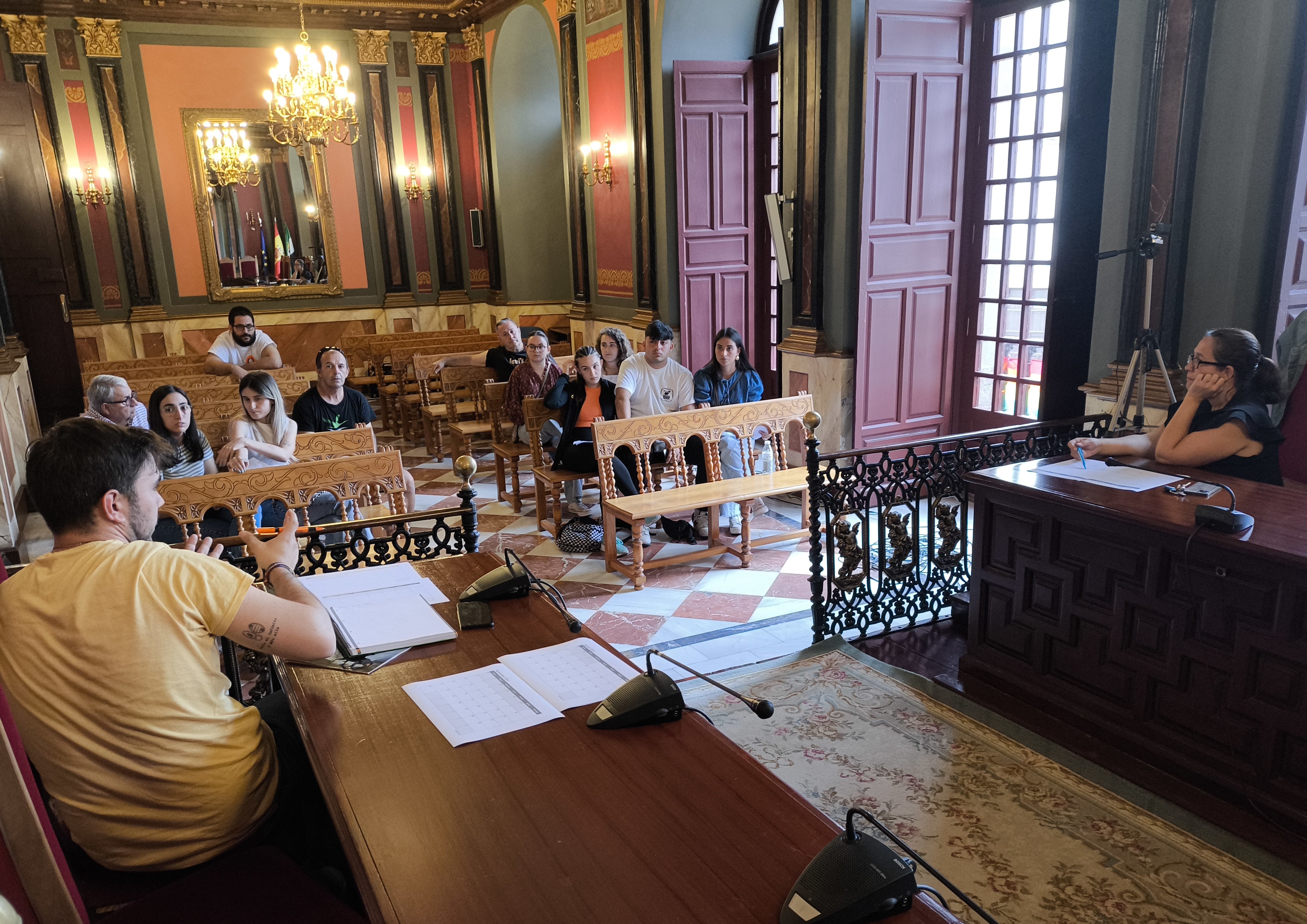 El Consistorio da un nuevo paso para implicar a las peñas en las fiestas