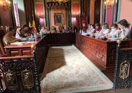 Sesión plenaria celebrada en el Ayuntamiento de Trujillo.