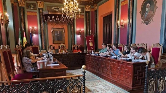 Polémica por la convocatoria de un nuevo pleno sobre la instalación de placas solares