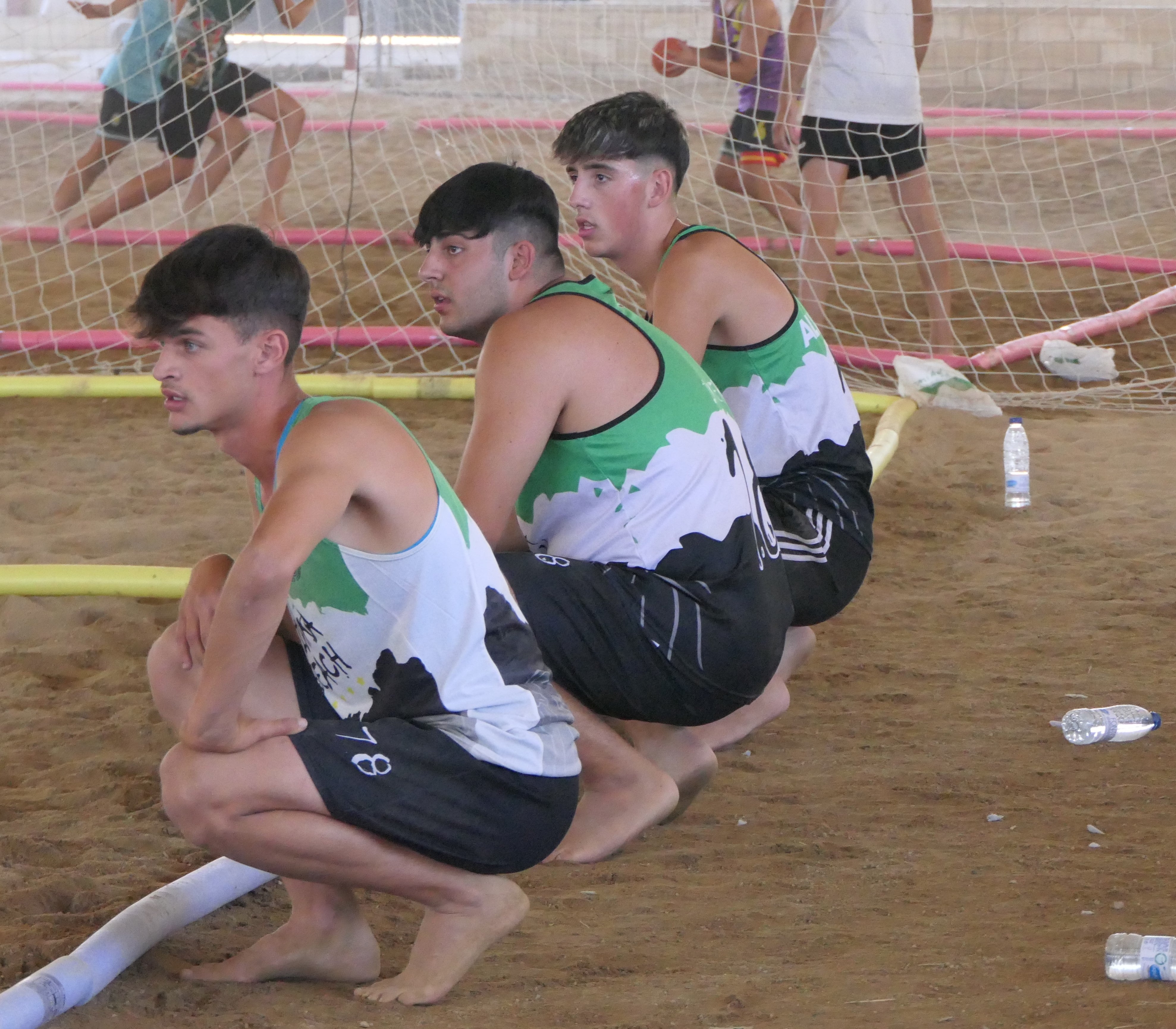 El balonmano playa conquista el recinto hípico