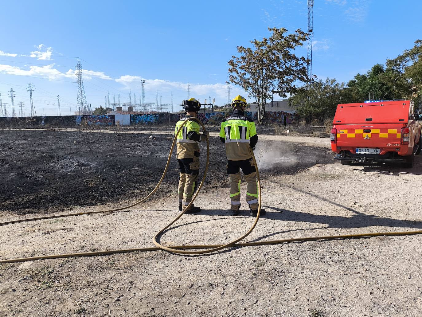 Incendio en las traseras del campo de fútbol