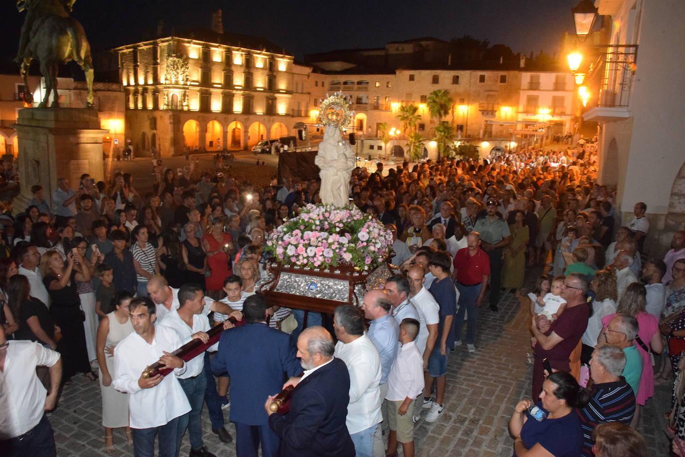 Bajada de la Patrona a la iglesia de San Martín