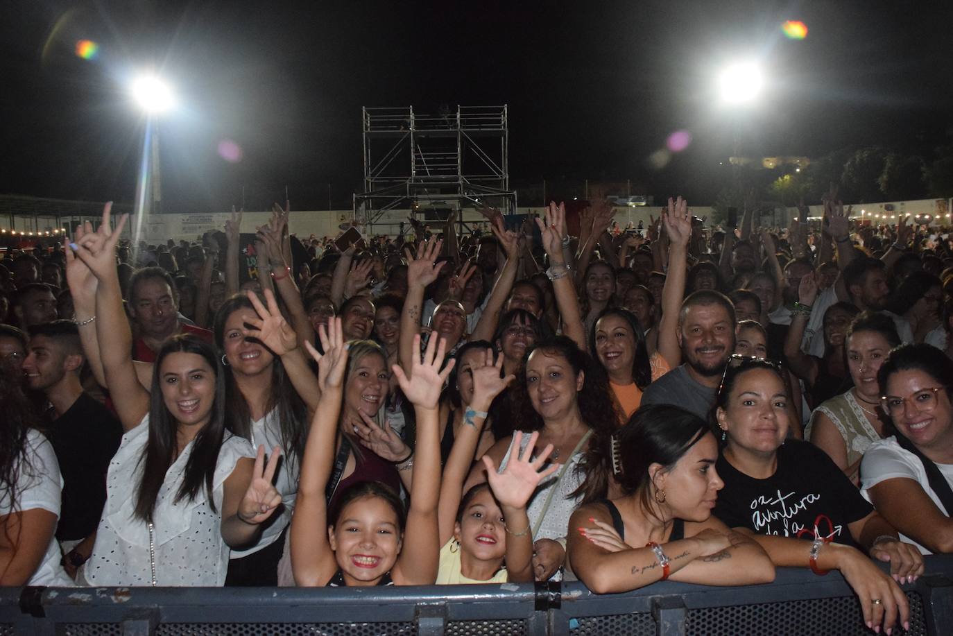 Recital de Antoñito Molina, con numeroso público