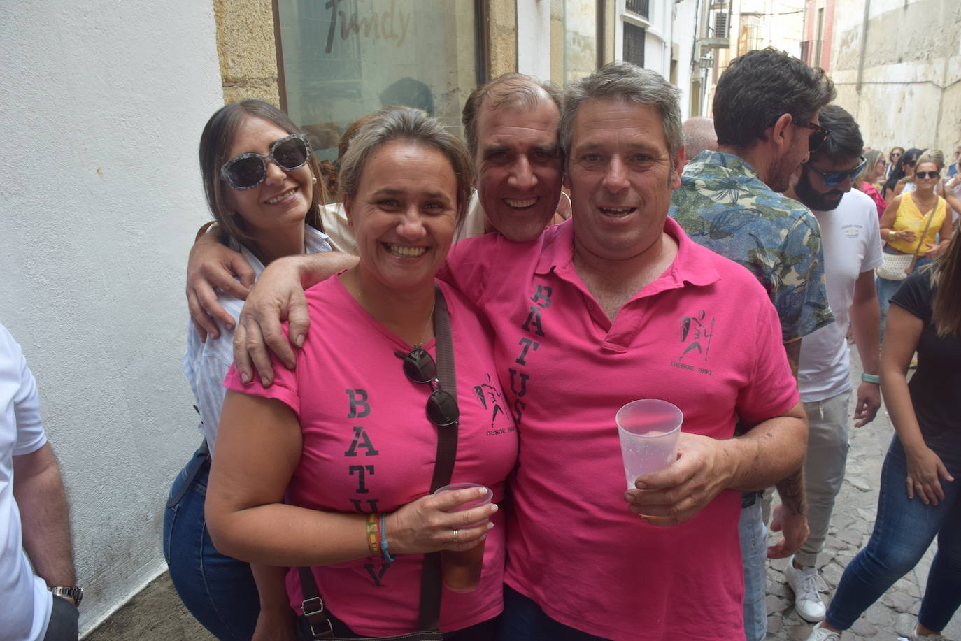 Gran ambiente en el día de la capea de las mujeres