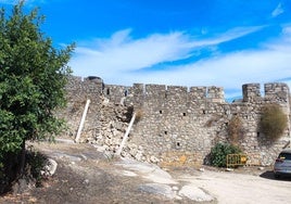 La zona caída de la muralla en el mes de abril.