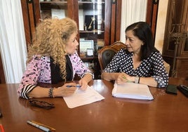 La alcaldesa, Ines Rubio y la concejala de Cultura, Turismo y Deporte, Consuelo Soriano
