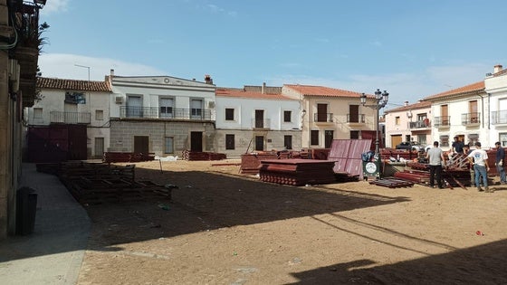 Las fiestas de Huertas de Ánimas tienen todavía varios frentes abiertos
