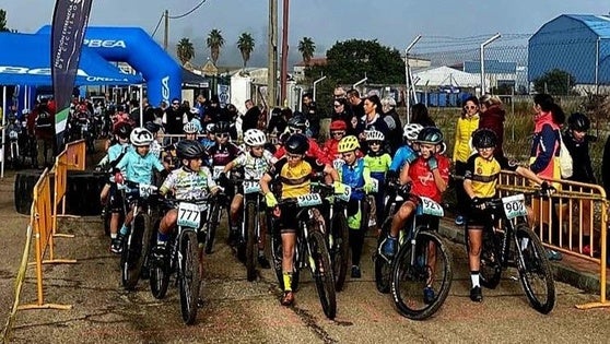 La última prueba de la Copa Escuela BTT acoge a 160 menores en la ciudad
