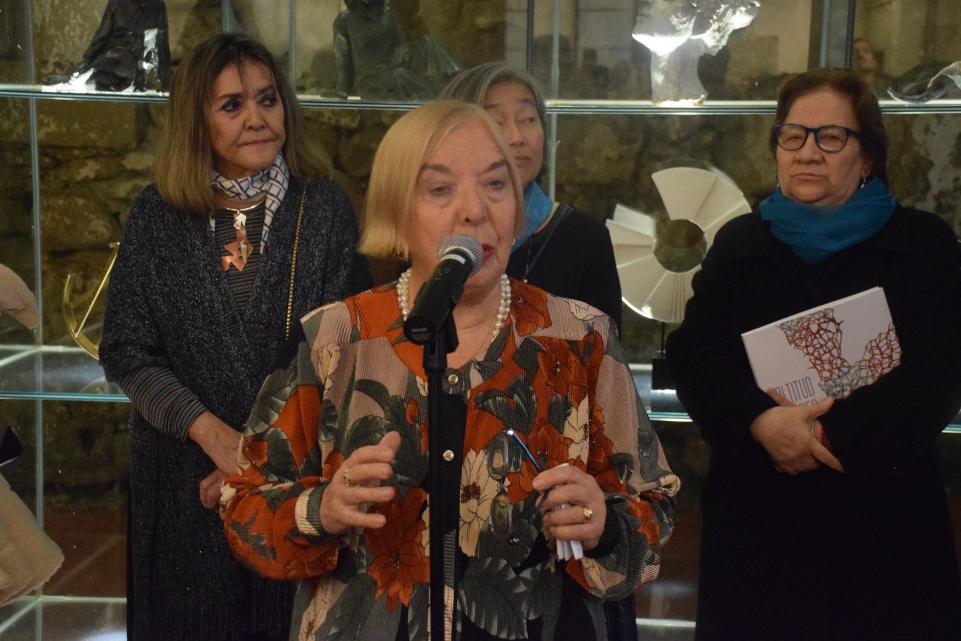 Protagonistas de 'Altitud Etérea: Mínimo Tamaño Grande'