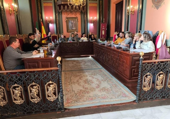 Concejales del PP dando el apoyo a las nuevas medidasd fiscales