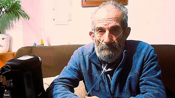 El trujillano José Alfonso Poveda vive pegado a una máquina de oxígeno