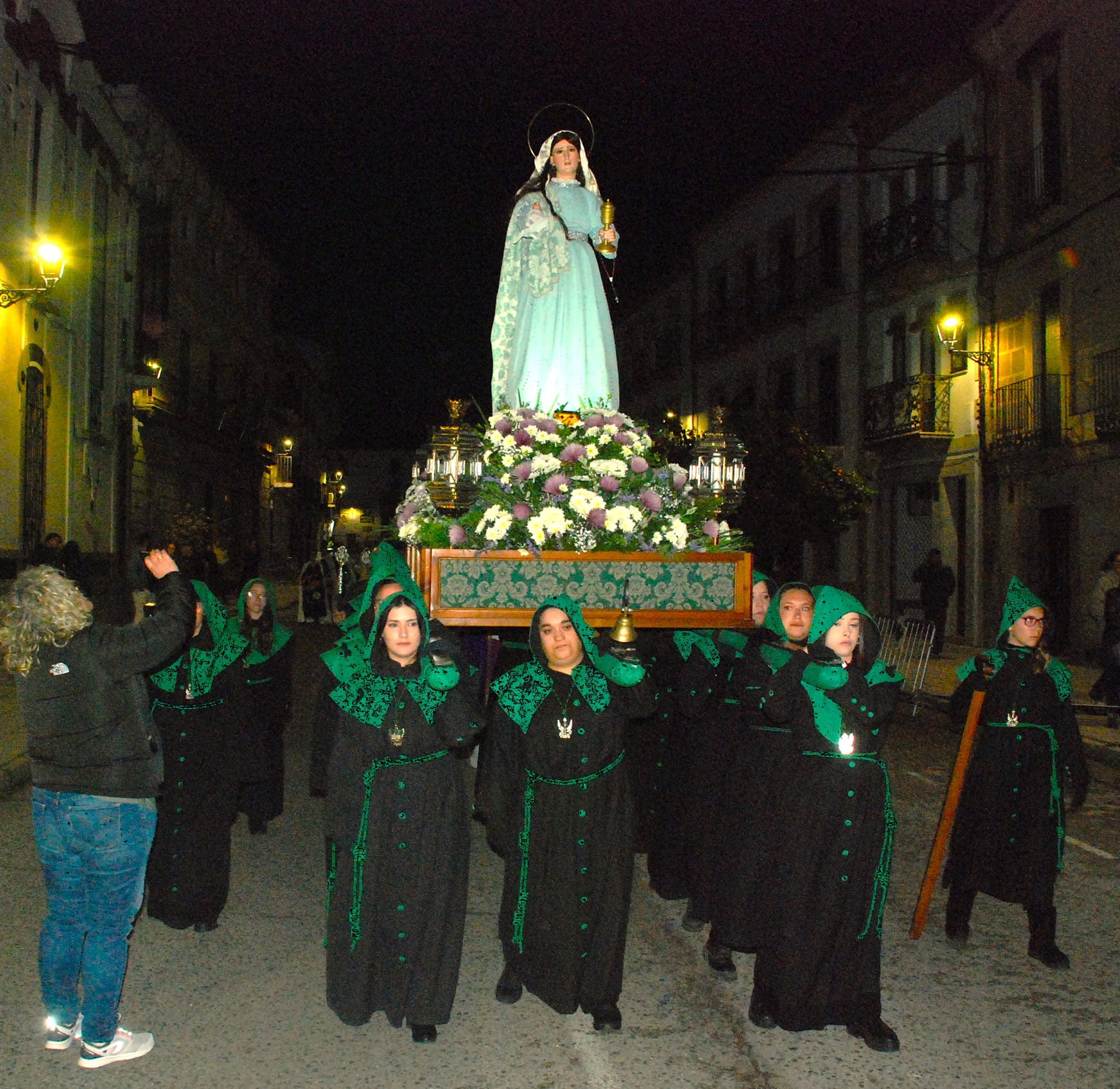 Imagen secundaria 1 - El frío acompaña a 'La Oración en el Huerto' y María Magdalena