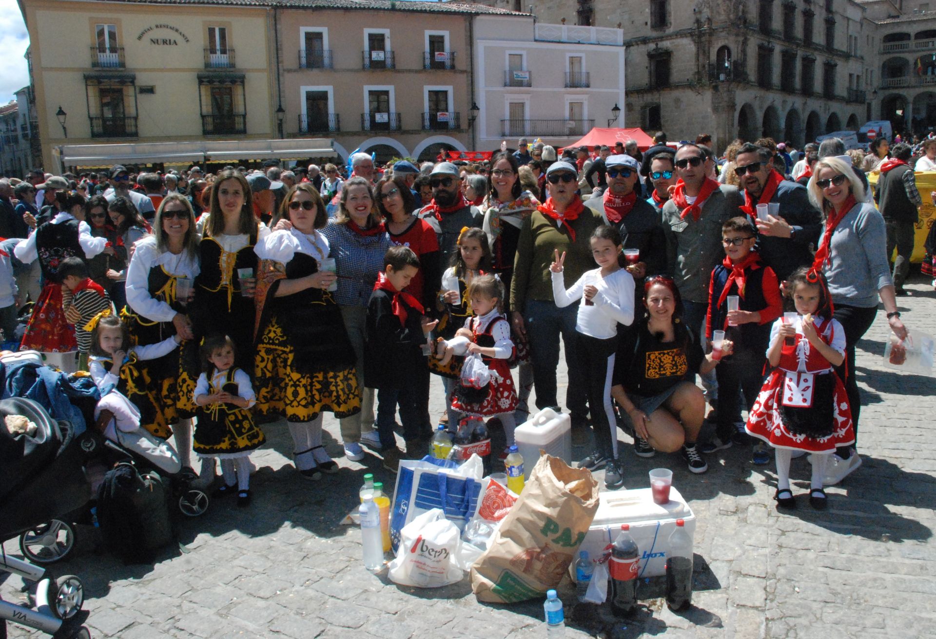 Miles de personas en el Chíviri
