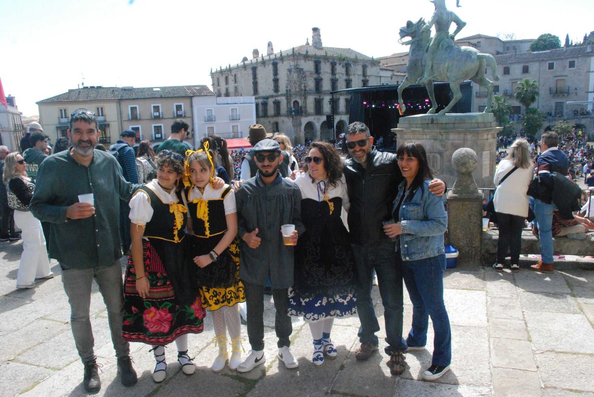Miles de personas en el Chíviri