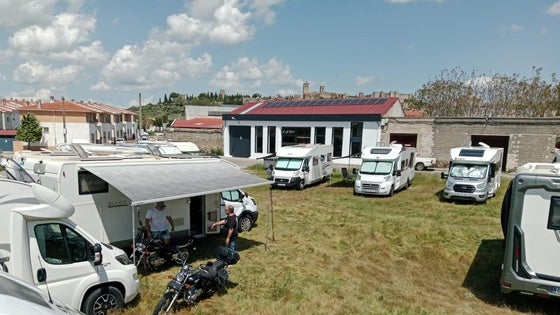 La II concentración de 'casas rodantes' aglutina a 44 vehículos este fin de semana