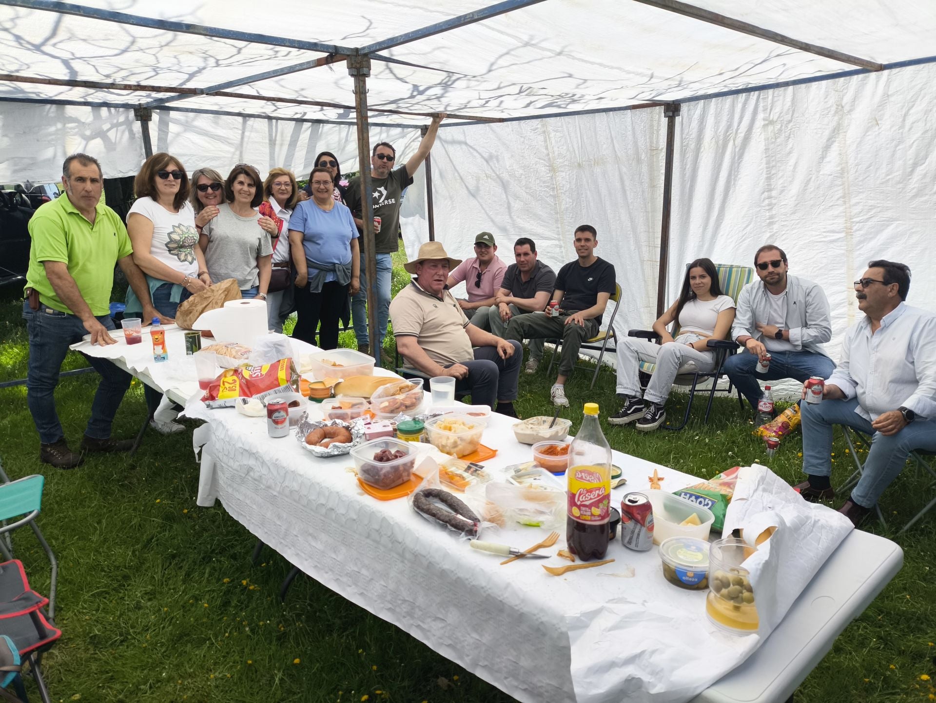 Imagen secundaria 1 - El buen tiempo se alía con las romerías de Huertas de Ánimas y Belén