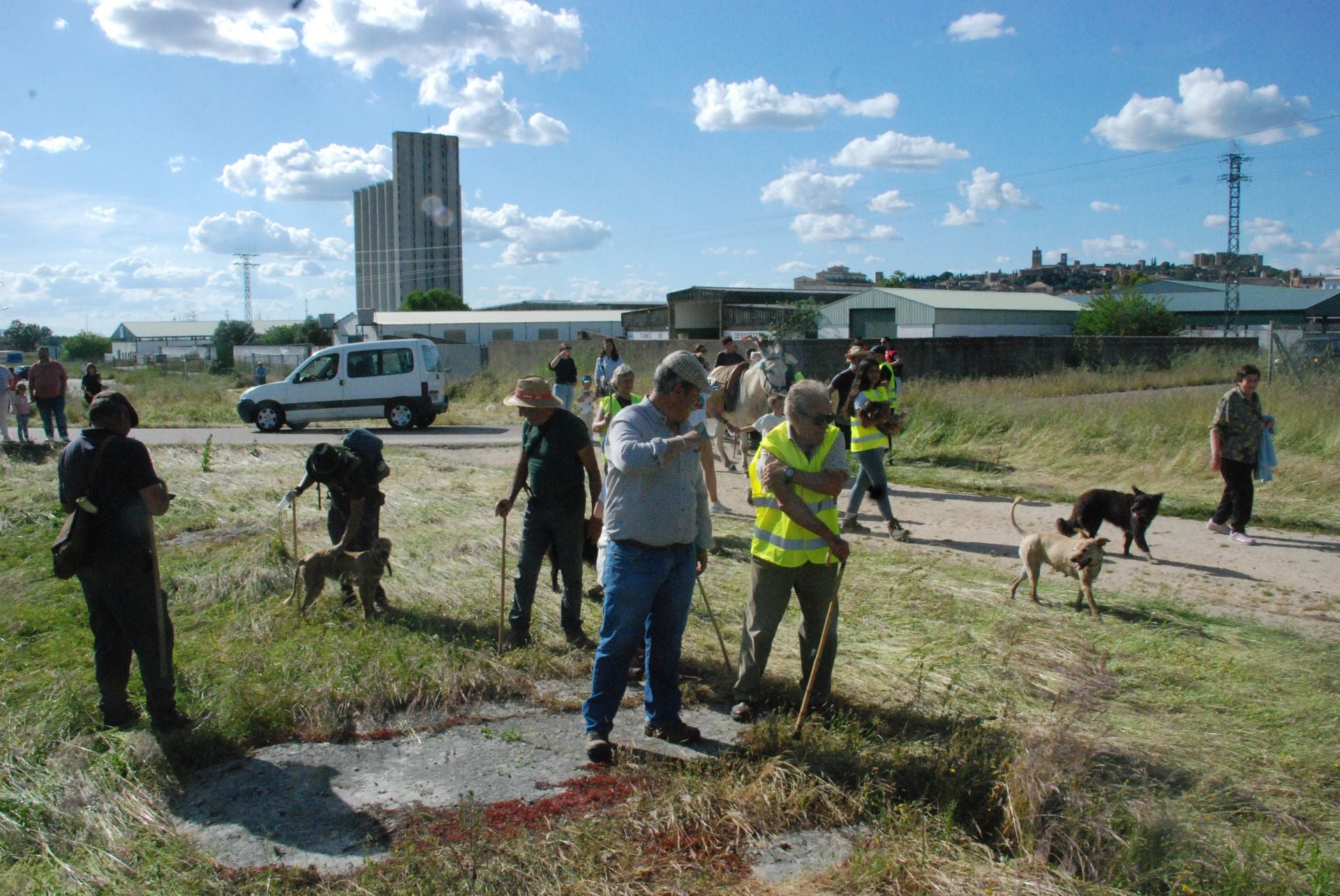Calurosa despededida a José Manuel Sánchez, con sus 1.700 ovejas, camino de León