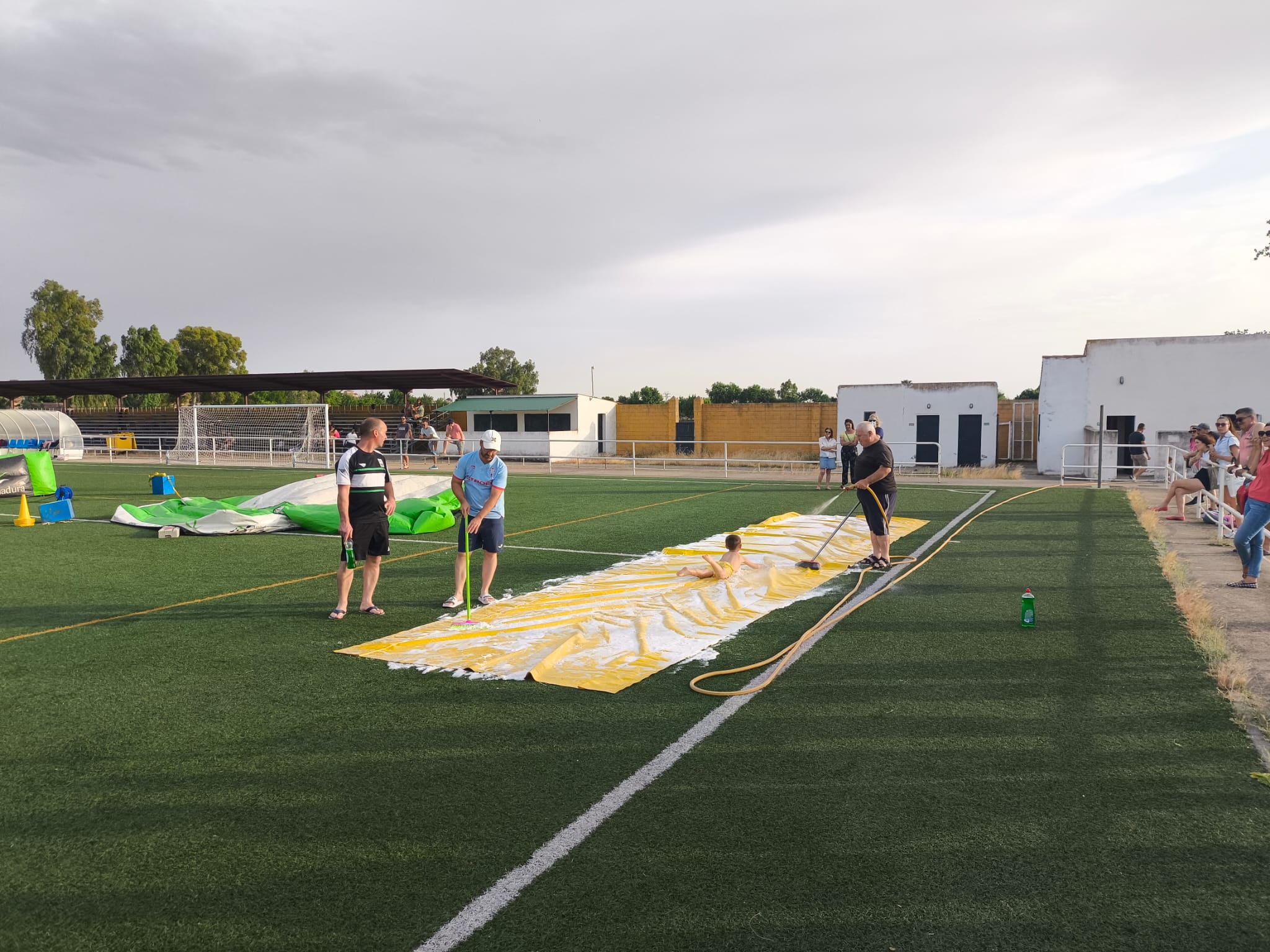 Las escuelas deportivas municipales celebran su clausura sin los hinchables esperados