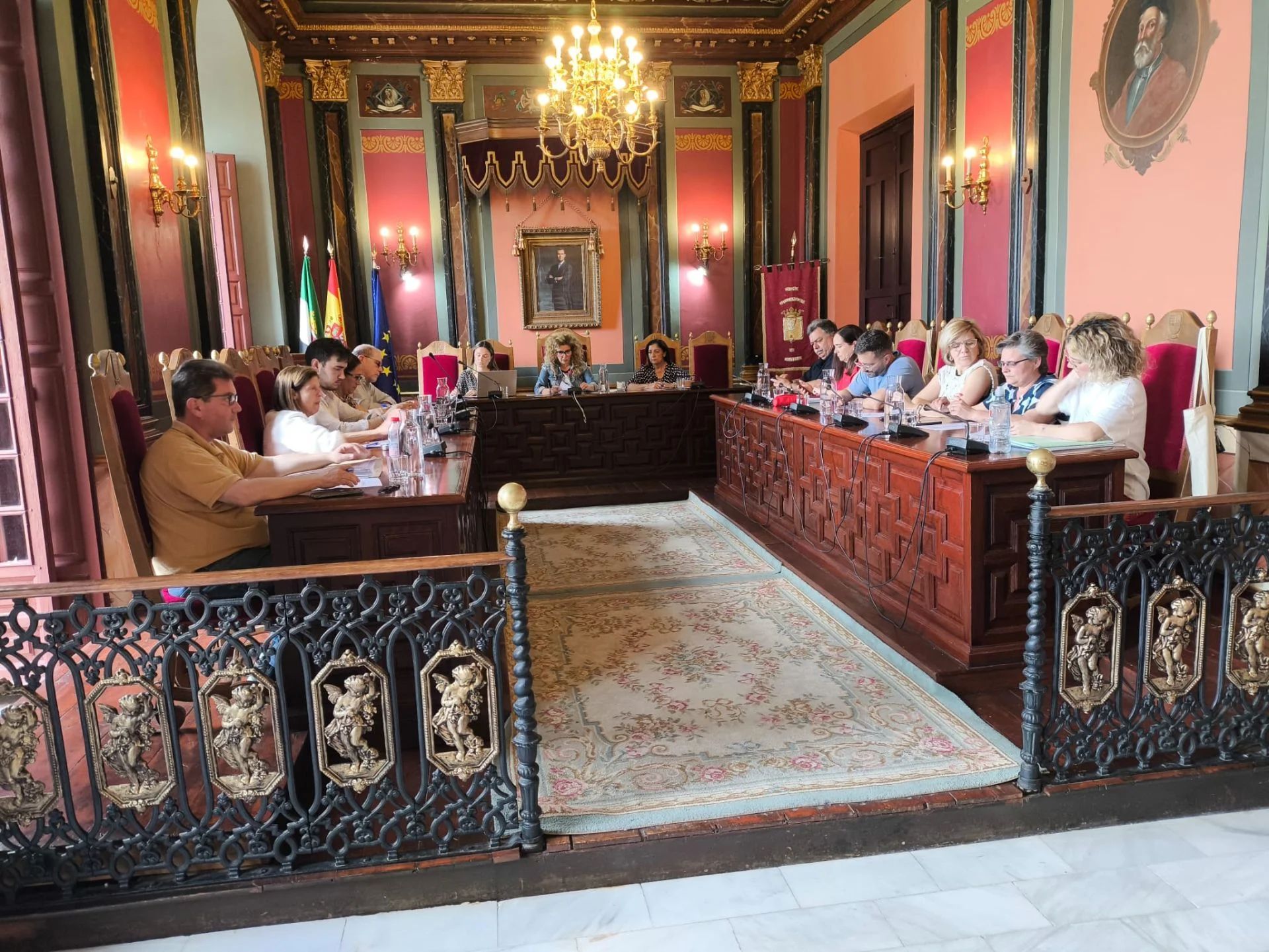 Sesión plenaria en el Ayuntamiento.