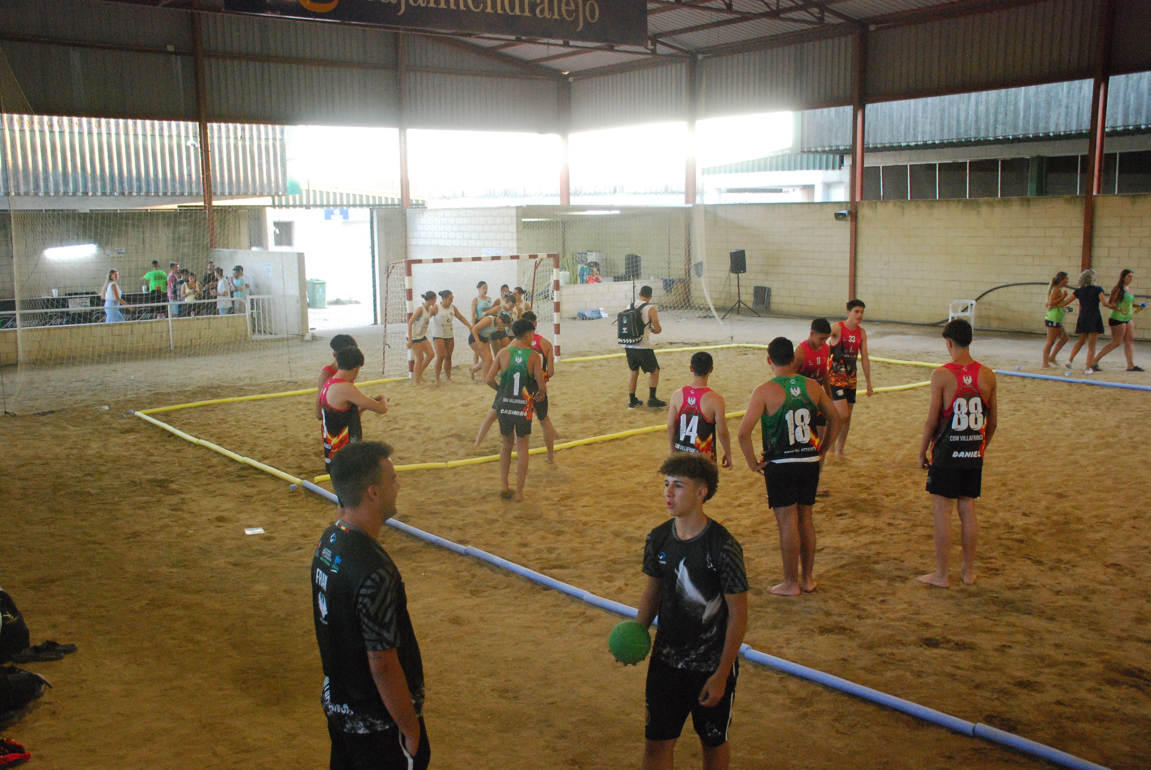 Gran participación en el V Torneo Balonmano Playa Ciudad de Trujillo