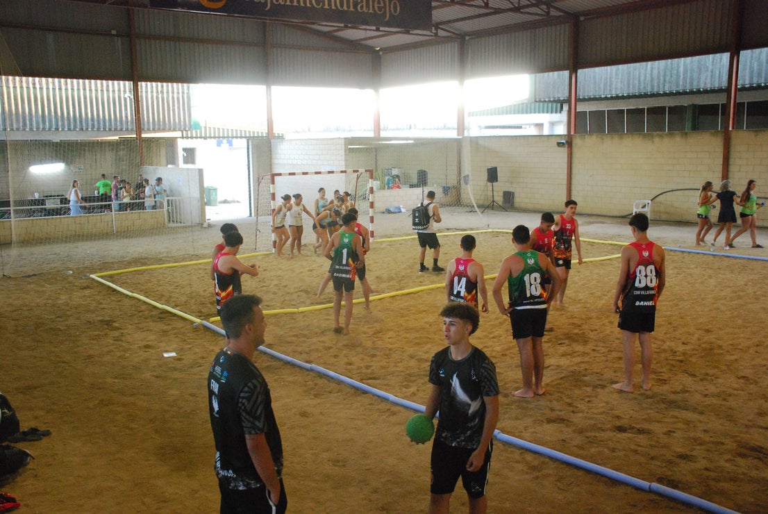 Gran participación en el V Torneo Balonmano Playa Ciudad de Trujillo