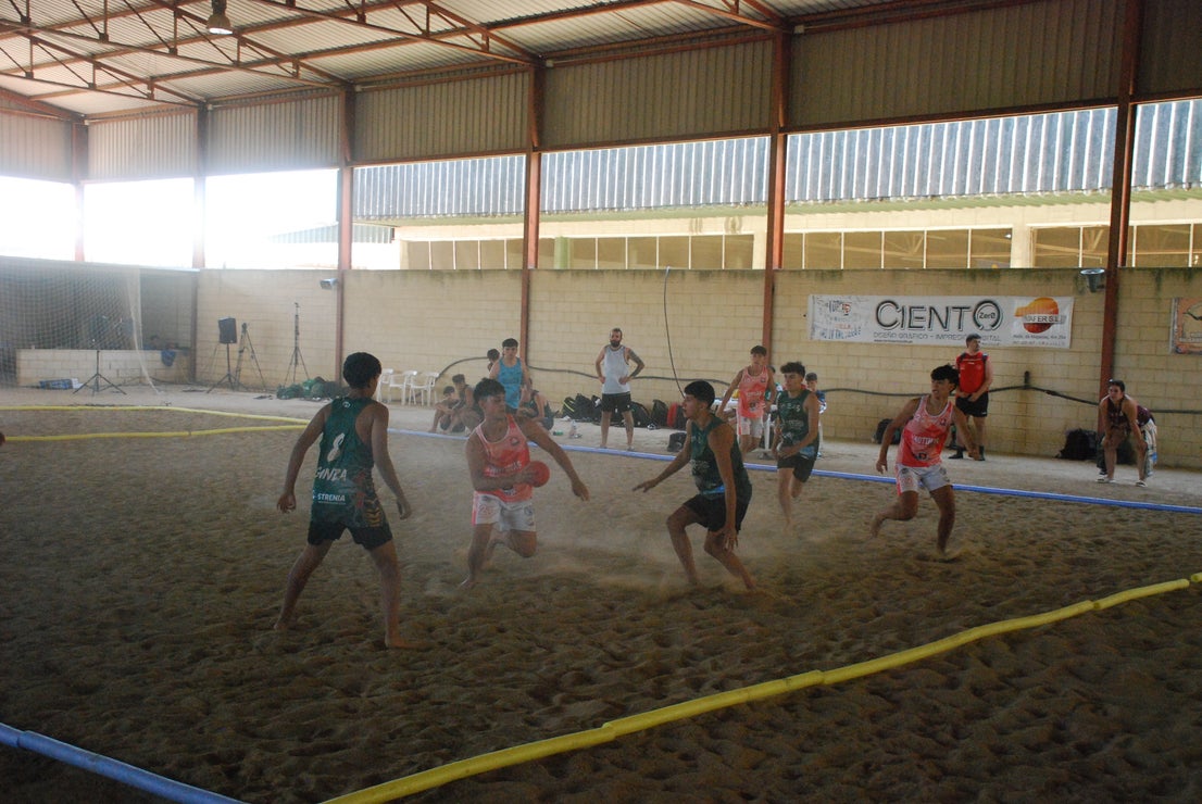 Gran participación en el V Torneo Balonmano Playa Ciudad de Trujillo