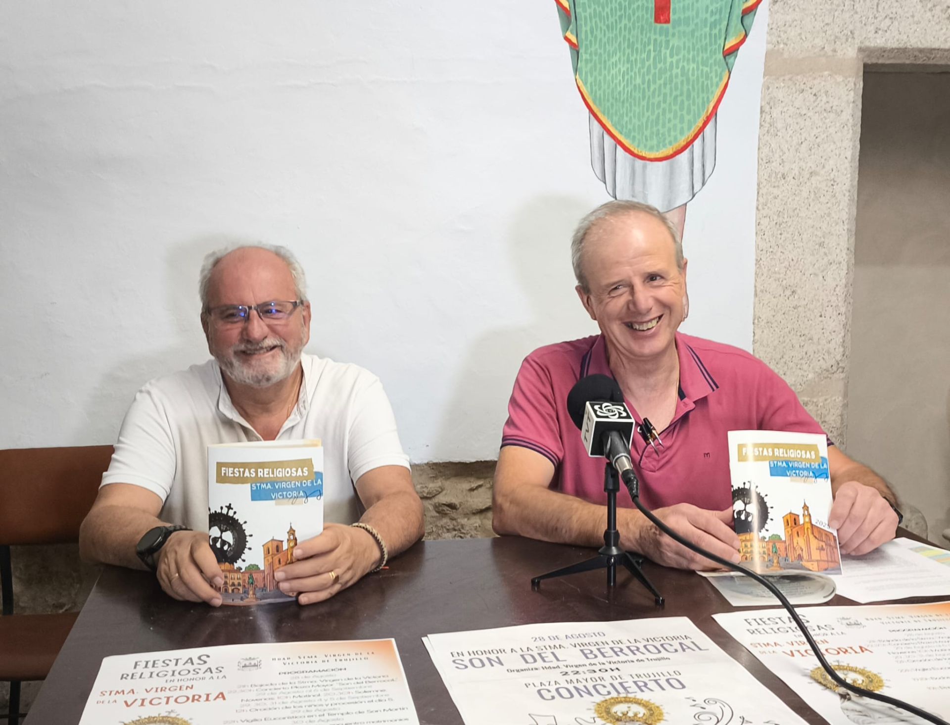 Presentación de la programación religiosa de las fiestas.