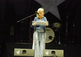 La consejera en su intervención anoche en la plaza Mayor.