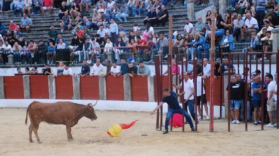 Juan Luis Salcedo, protagonista en la primera capea de las fiestas