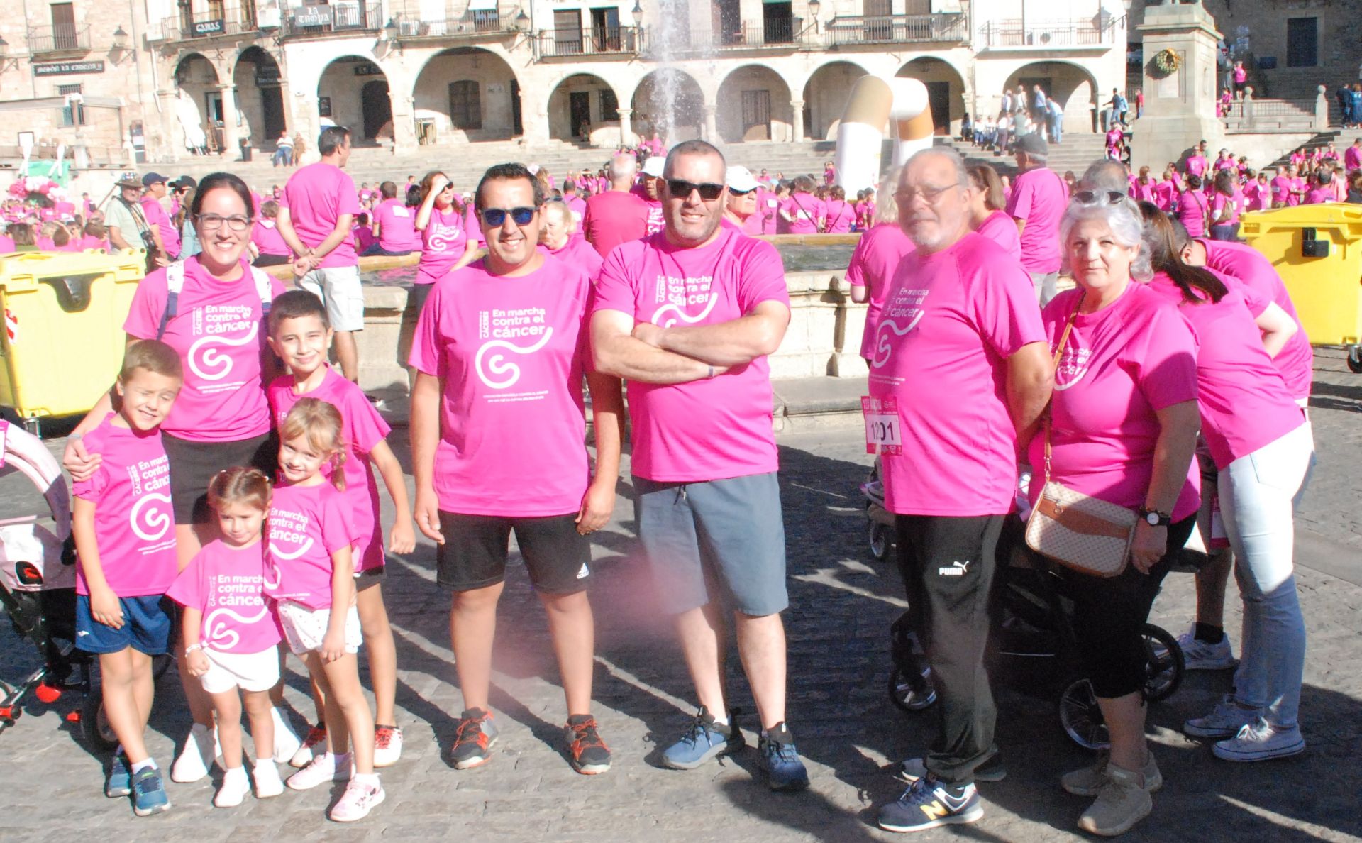 El rosa invade las calles para luchar contra el cáncer