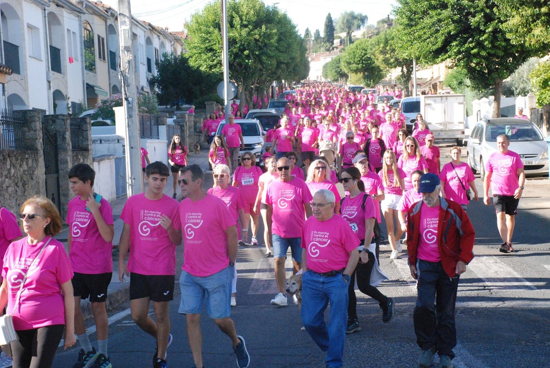 El rosa invade las calles para luchar contra el cáncer