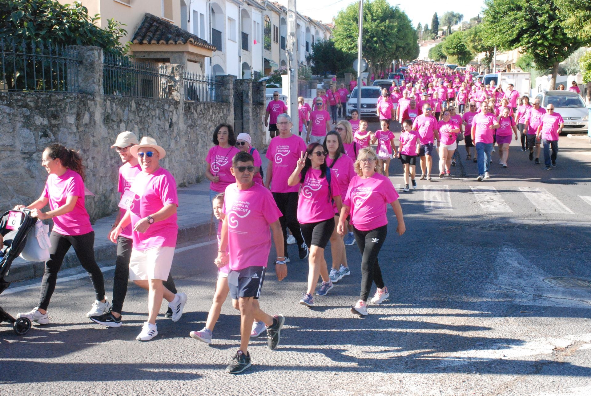 El rosa invade las calles para luchar contra el cáncer