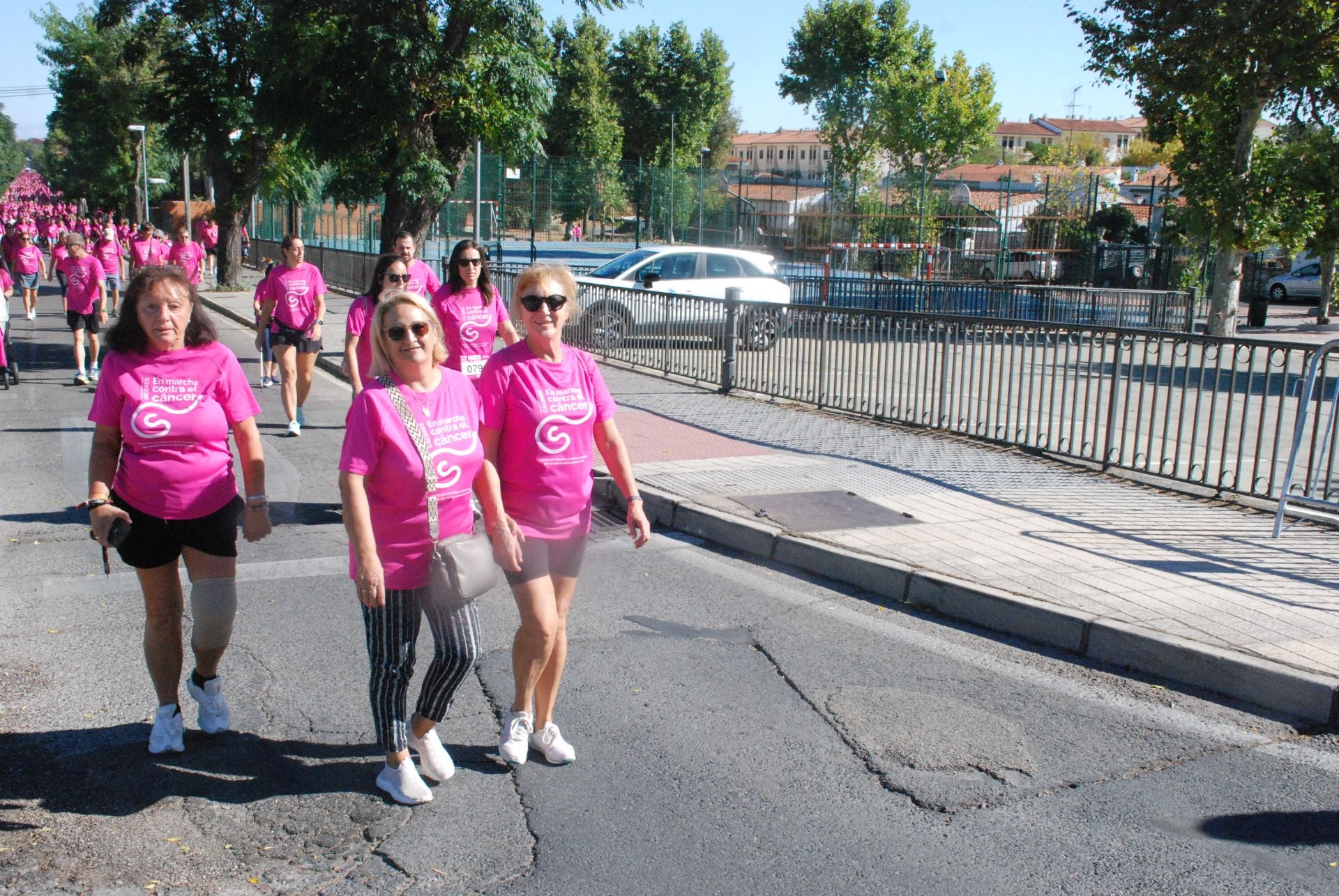 El rosa invade las calles para luchar contra el cáncer