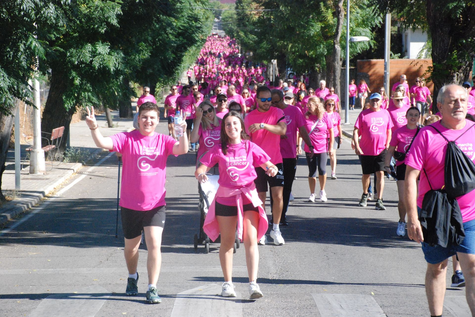 El rosa invade las calles para luchar contra el cáncer
