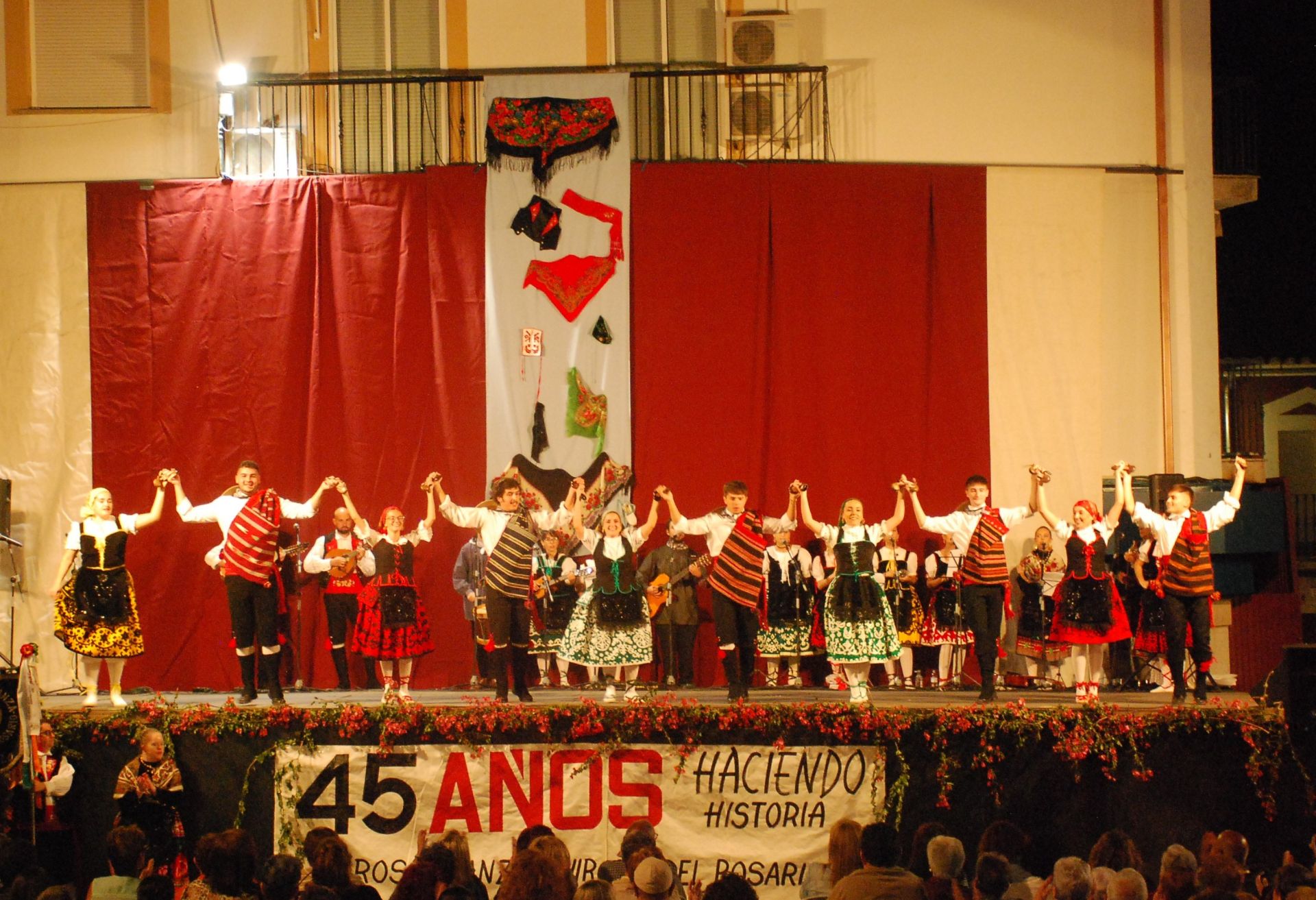 Un homenaje al folclore en imágenes