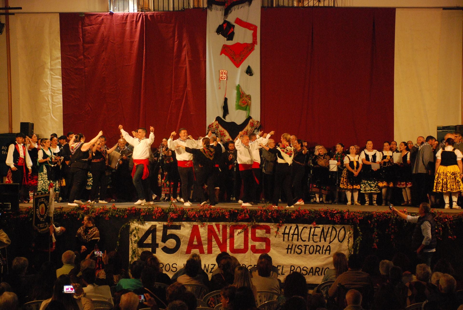 Un homenaje al folclore en imágenes