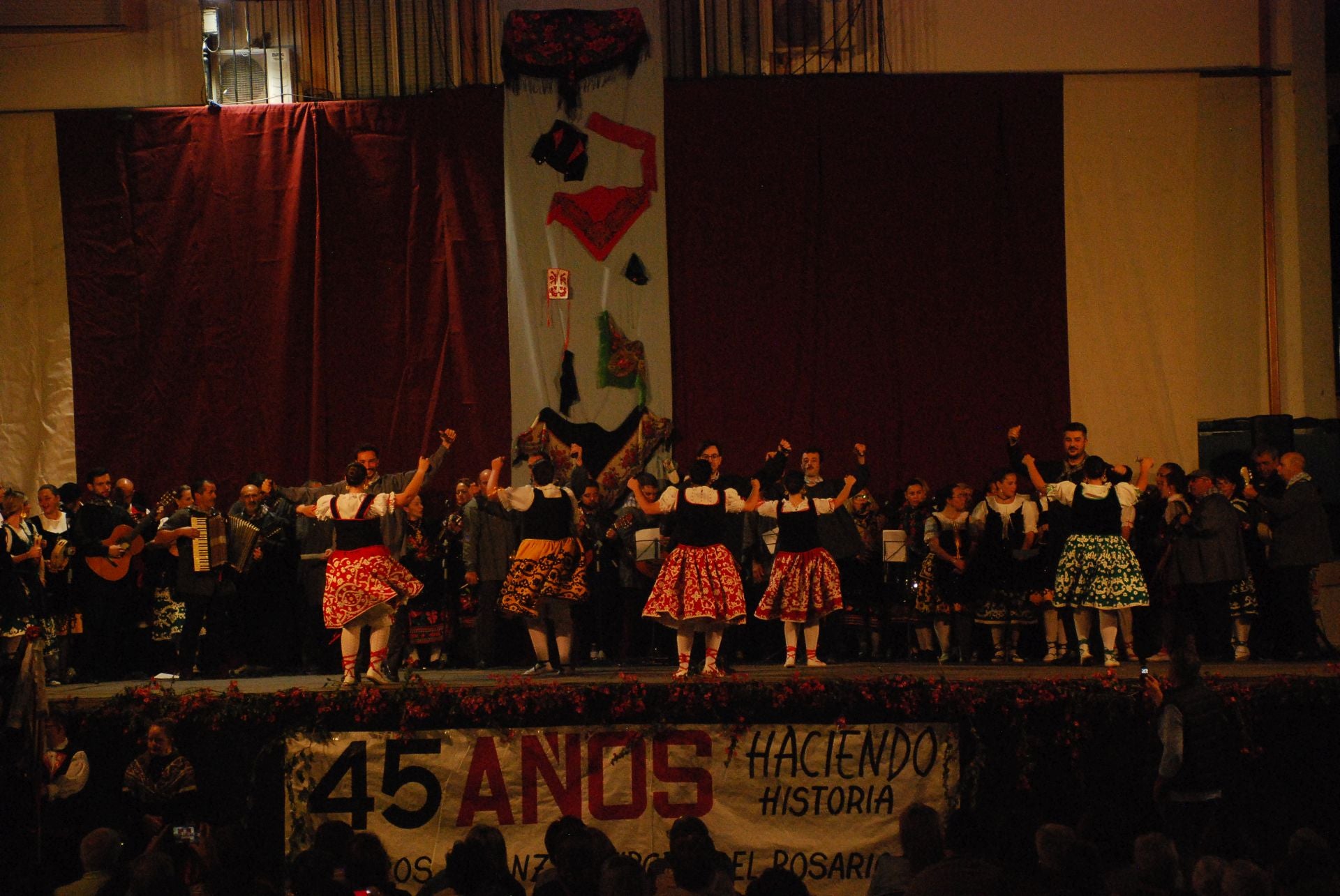 Un homenaje al folclore en imágenes