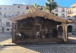 El belén situado en la plaza Mayor.