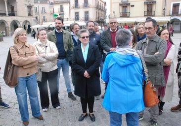 Sánchez Cotrina, junto con compañeros socialistas visitaron ayer la ciudad