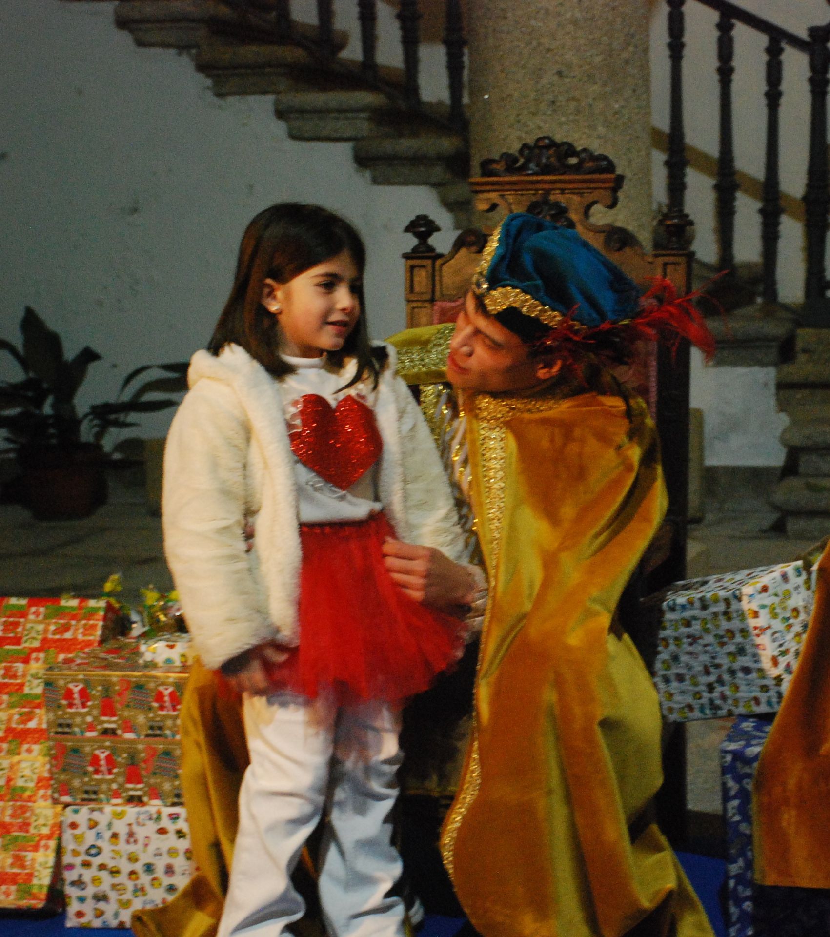 Más de 220 menores entregan sus cartas a los pajes de los Reyes Magos