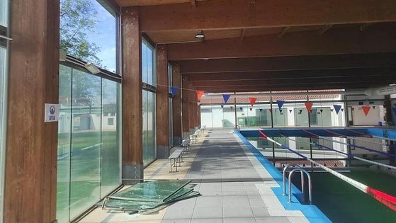Las obras de mejora de la piscina climatizada, pendiente de unos trabajos previos