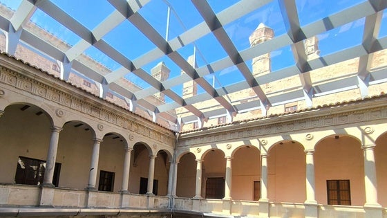 El palacio de los Duques de San Carlos tiene nueva cubierta