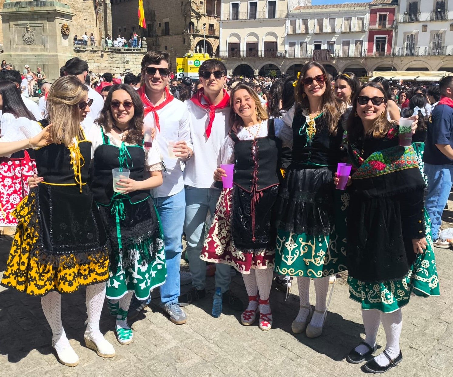 Imagen secundaria 1 - El intenso calor acompaña al Chíviri