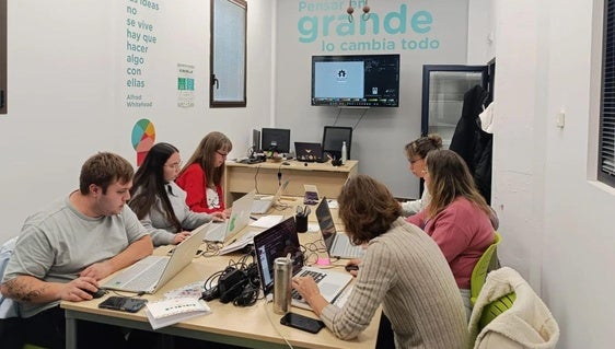 El Circular FAB acoge un taller para hacer un huerto inteligente