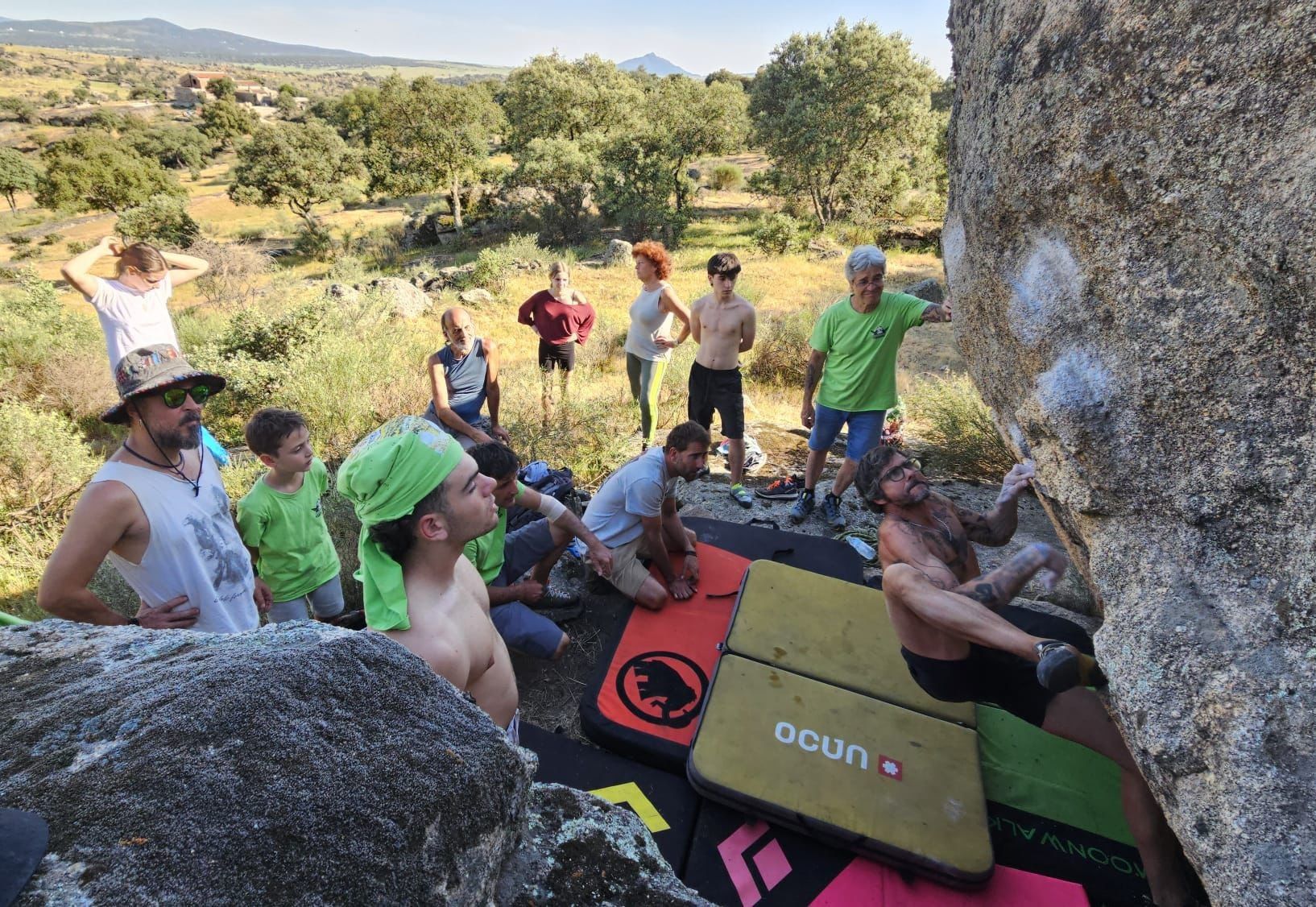 Gran convivencia del club de escalada El Berrocal