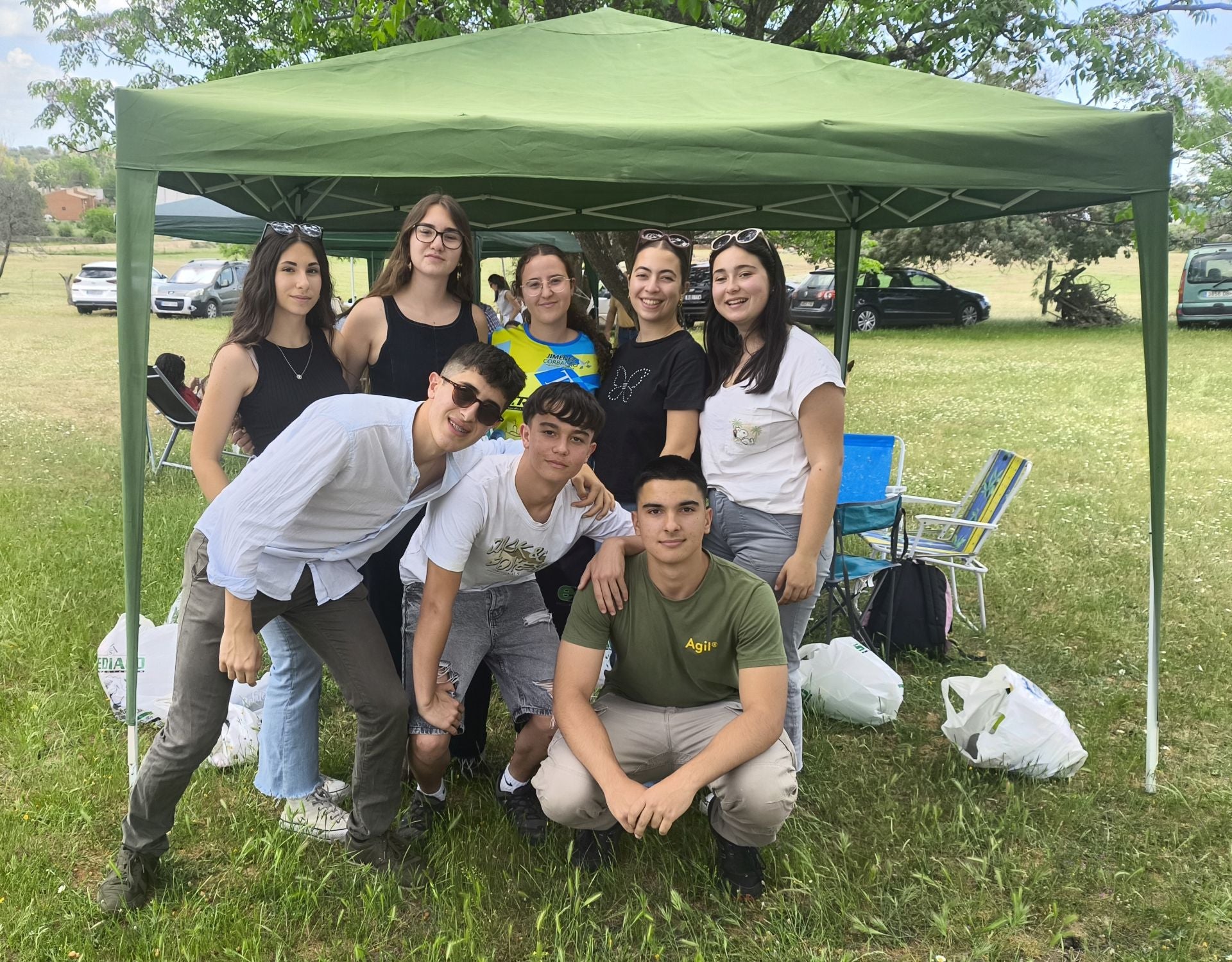 La romería del Cristo de la Vida, en Huertas de Ánimas, con decenas de grupos de amigos y familiares