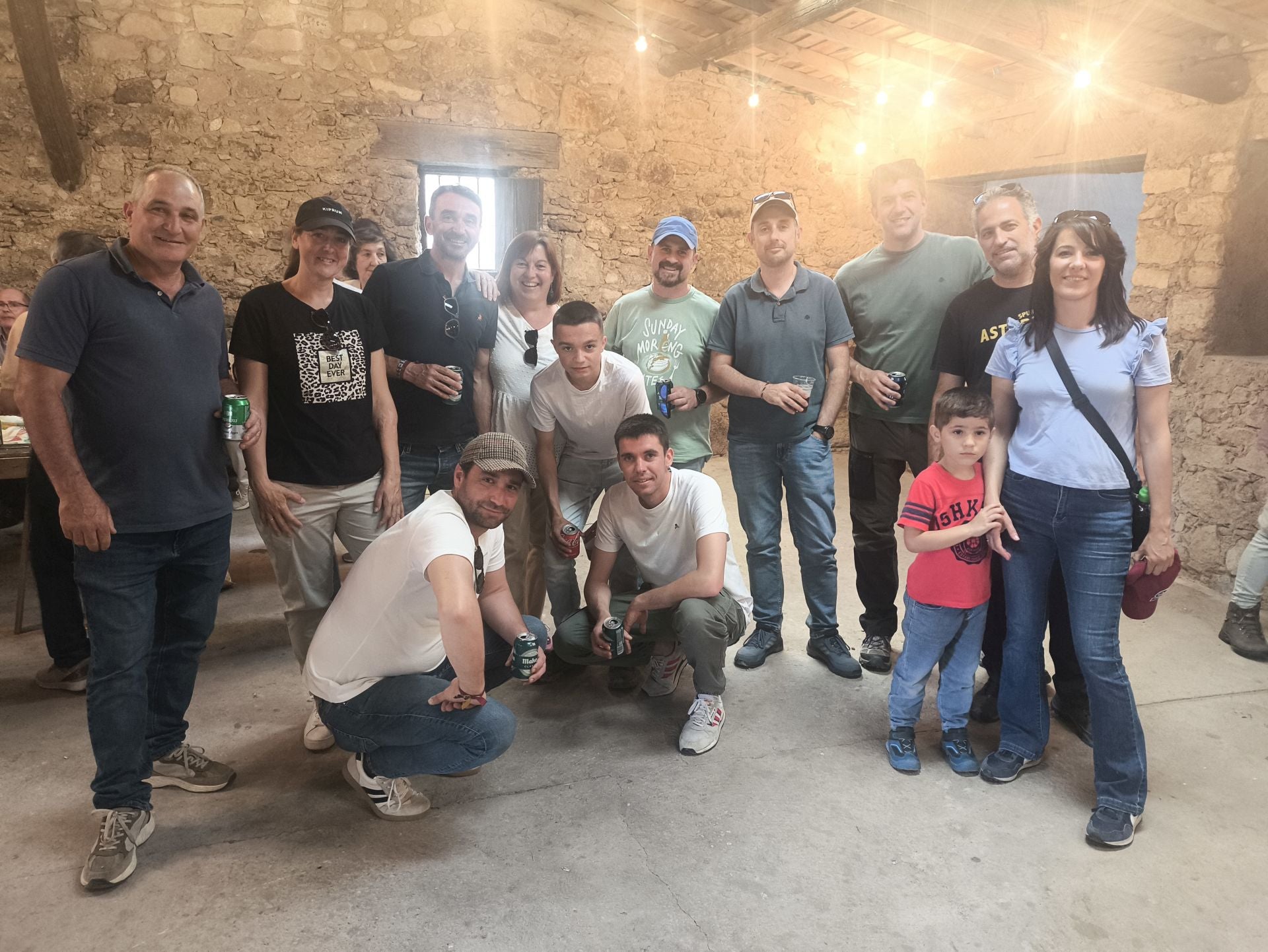 La romería del Cristo de la Vida, en Huertas de Ánimas, con decenas de grupos de amigos y familiares